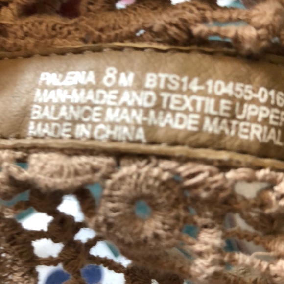 UNIQUE BOOTS 👢 Tan, w/Decorative Top , Size 8m.  MUST try on & see for yourself - Picture 8 of 12